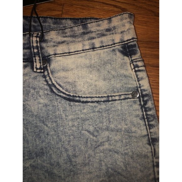 Encrypted Handcrafted Ice Wash Distressed Denim Shorts Size 38 - Picture 13 of 16